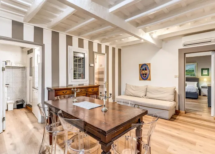 Lovely Spacious Near The Colosseum *