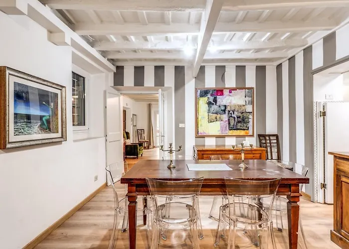 Lovely Spacious Near The Colosseum * Rome