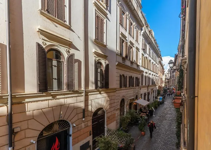 Lovely Spacious Near The Colosseum * Rzym