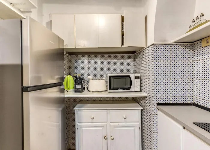 Lovely Spacious Near The Colosseum Apartament *
